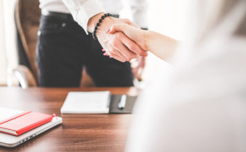 Body Language Tips to Help Boost Confidence Body Language Tips to Help Boost Confidence