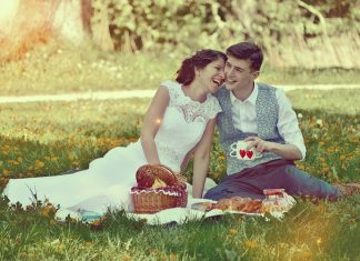 How to Plan a Romantic Honeymoon