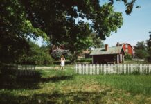 Warm Up Your Summer House This Spring Summerhouses