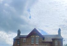 Longest Railway Station Name In The Wales Llanfairpwllgwyngyllgogerychwyrndrobwllllantysiliogogogoch Station
