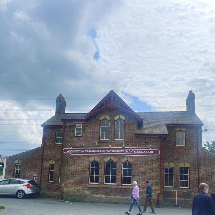 Llanfairpwllgwyngyllgogerychwyrndrobwllllantysiliogogogoch Station