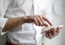 Secure and Affordable Delivery for Your New Phone In the UK