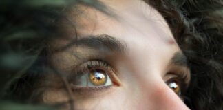 Knowing Almond Eyes: Features And Maintenance almond eyes
