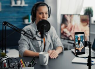 Changing Listening Habits: How Online Radio Has Transformed Music Consumption and Listener Expectations online radio