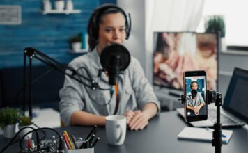 Changing Listening Habits: How Online Radio Has Transformed Music Consumption and Listener Expectations online radio