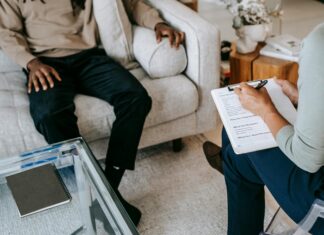 How Therapists Are Helping Clients Thrive Between Appointments Therapists