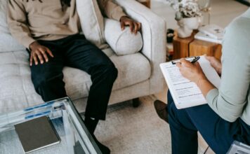 How Therapists Are Helping Clients Thrive Between Appointments Therapists