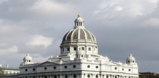 Sir Christopher Wren’s Twin-Domed Masterpiece: The Old Royal Naval College Complete Guide Sir Christopher Wren’s Twin-Domed Masterpiece: The Old Royal Naval College Complete Guide