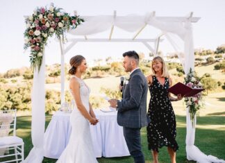 Why Some Couples Are Choosing to Get Married in the UK Rather than Abroad wedding venues