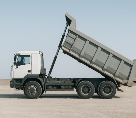 Understanding the benefits of heavy-duty tipper trucks in construction projects tipper trucks